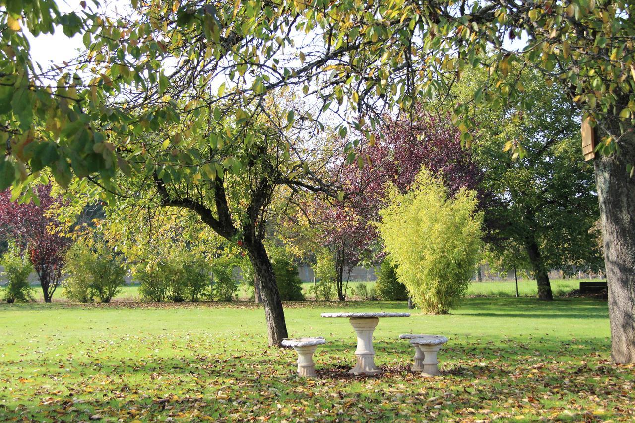 Sous Le Figuier Bed & Breakfast Saint-Siméon-de-Bressieux Exterior photo